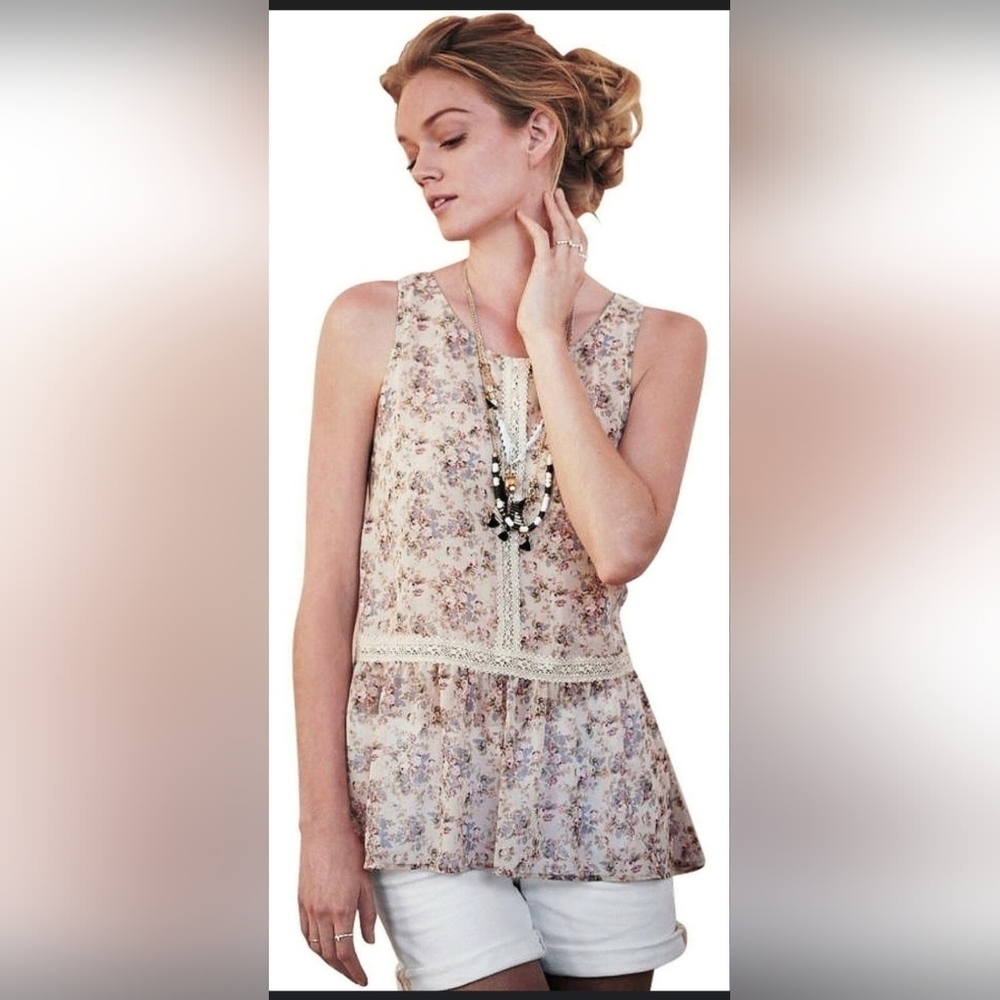 RAGA Paisley Like Design Lace Front Blouse With Ruffle Hem - Cream & Black